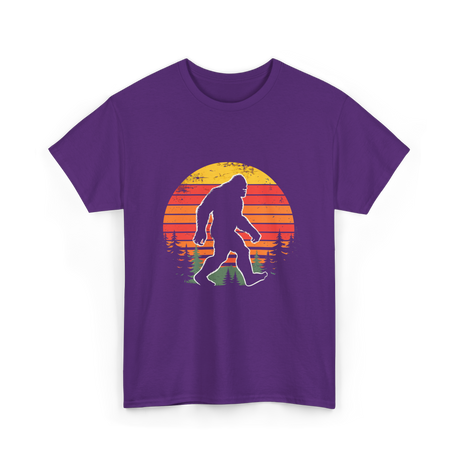 Bigfoot Silhouette Sasquatch Hunter T-Shirt - Purple